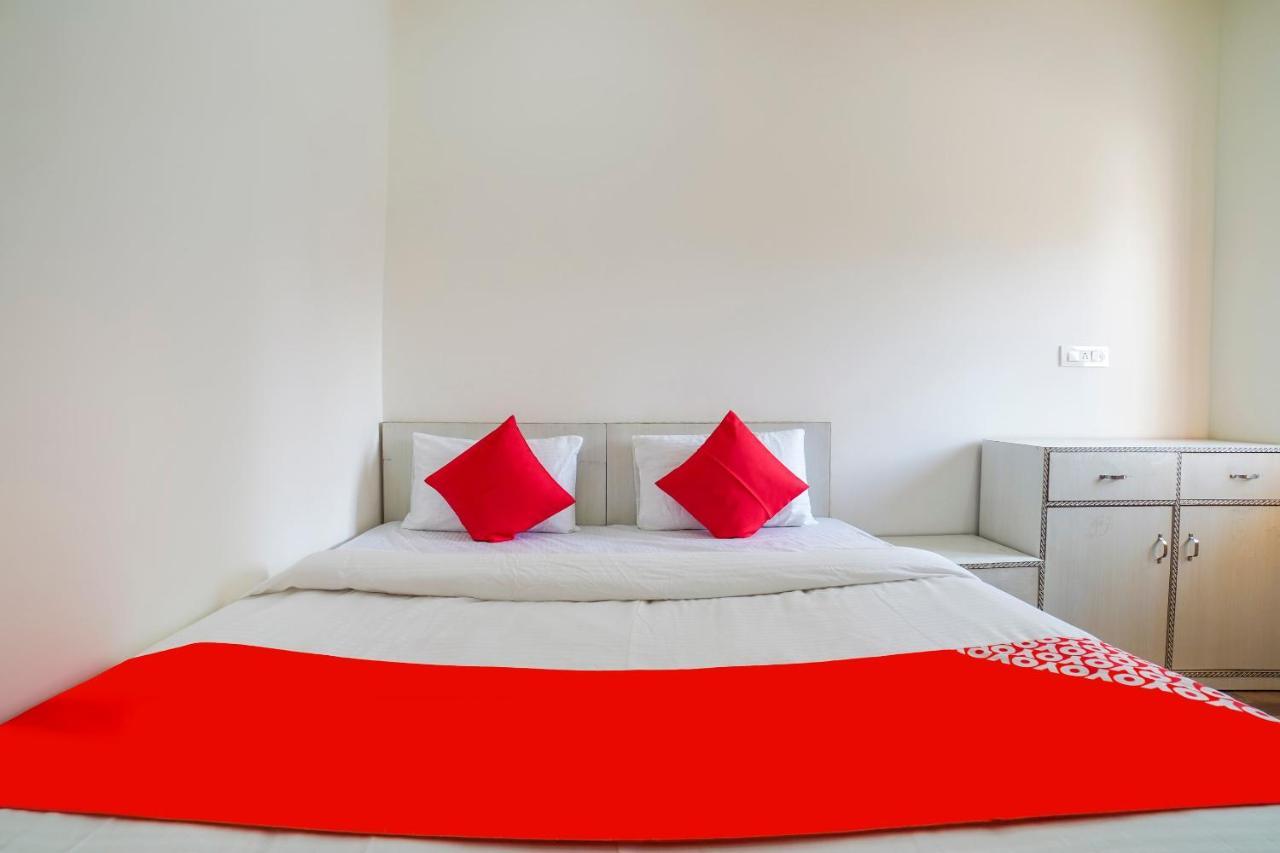 Oyo 67163 Anantham Residency Hotel Narendra Nagar Eksteriør billede
