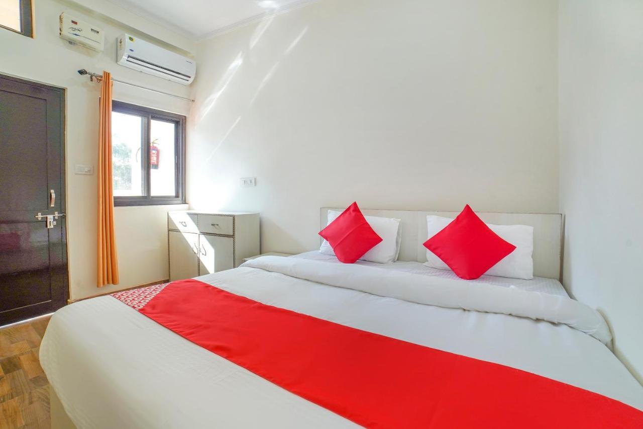 Oyo 67163 Anantham Residency Hotel Narendra Nagar Eksteriør billede
